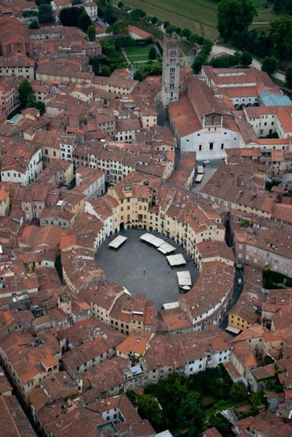 Charme Con Parcheggio Lägenhet Lucca Exteriör bild