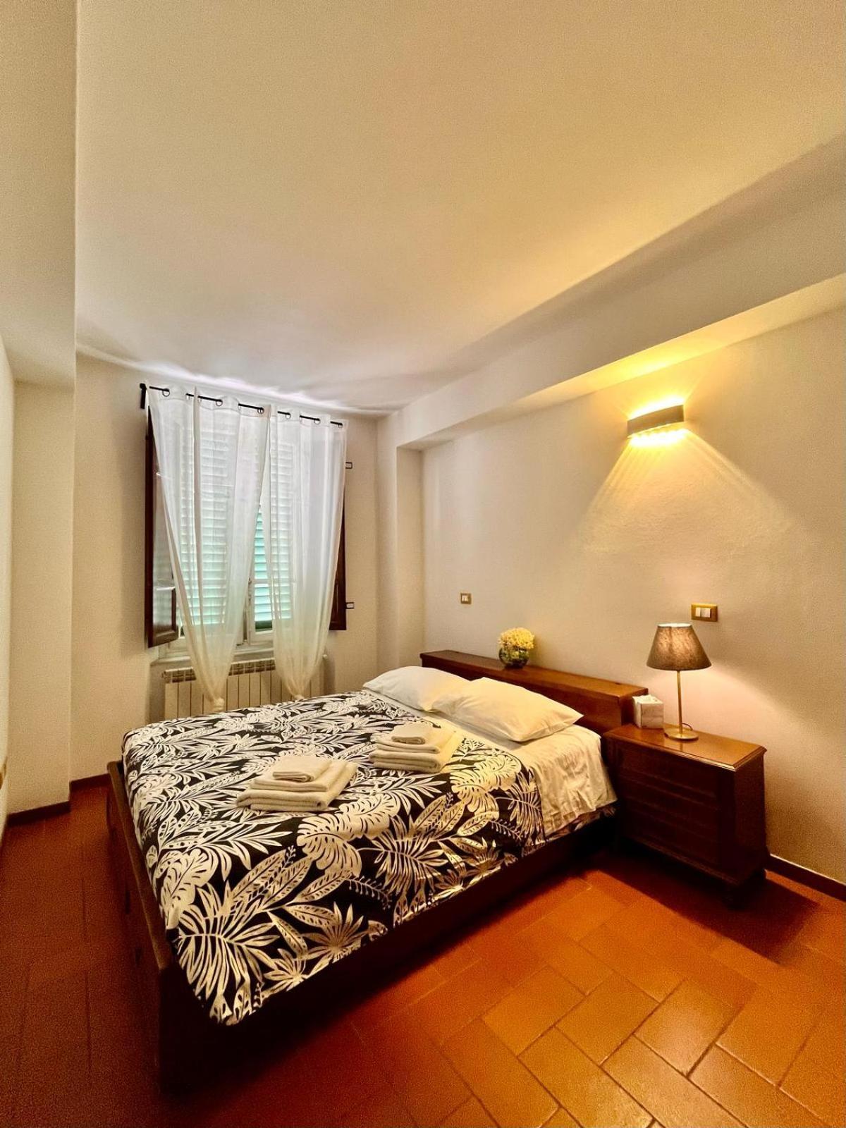 Charme Con Parcheggio Lägenhet Lucca Exteriör bild