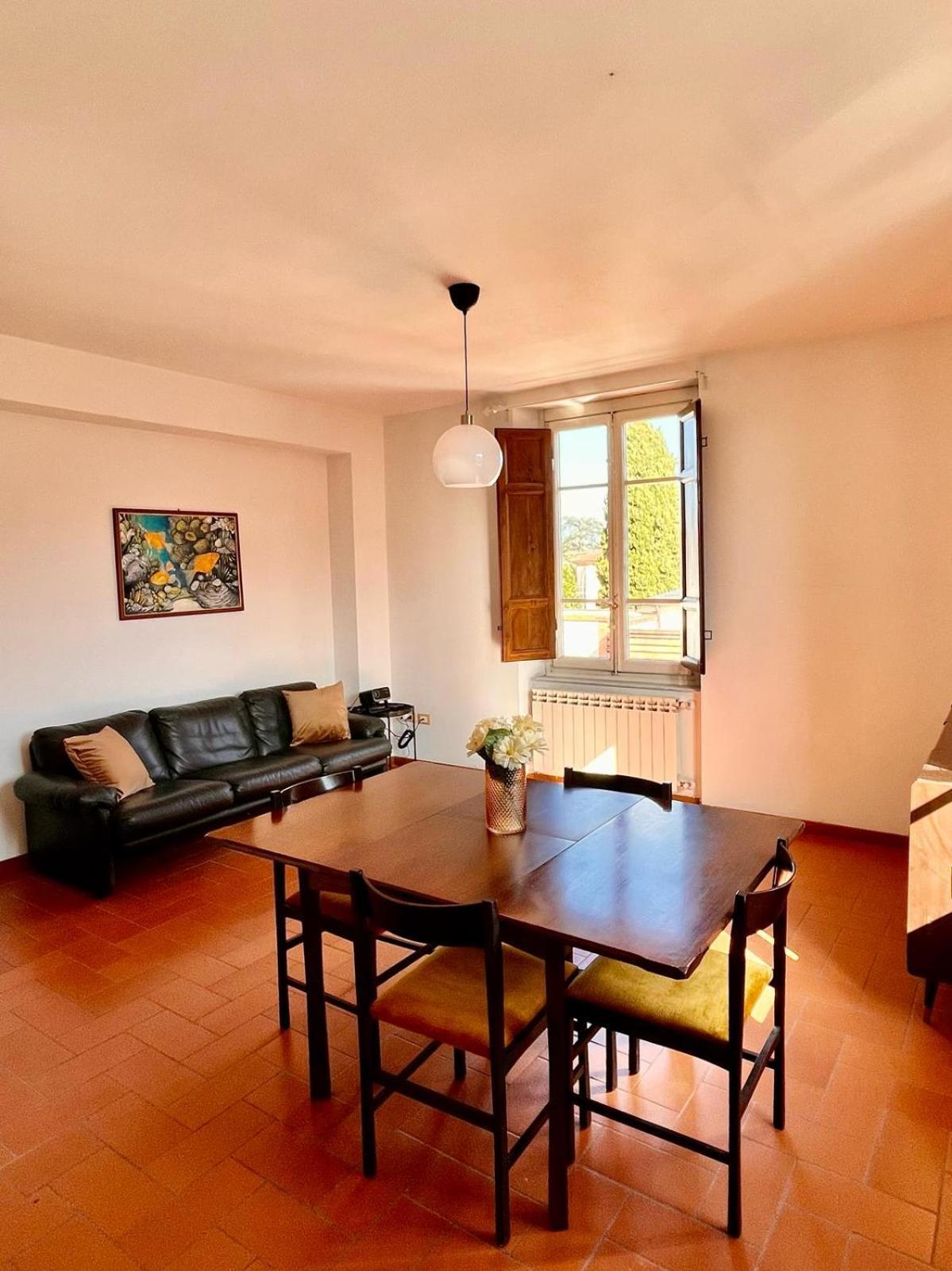 Charme Con Parcheggio Lägenhet Lucca Exteriör bild