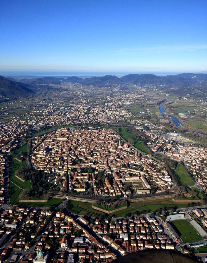 Charme Con Parcheggio Lägenhet Lucca Exteriör bild